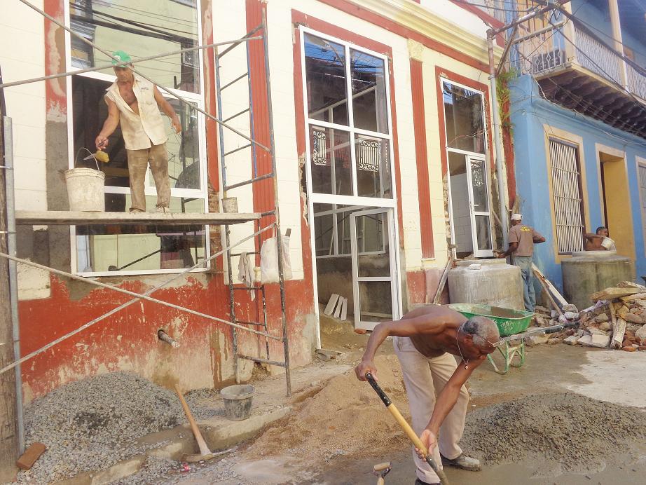 Una fábrica de queso, ubicada en la céntrica intercepción de San Félix y Heredia, figura entre las nuevas obras que se terminan en saludo al 26 y el cumpleaños de Fidel. Foto: Betty Beatón Ruiz