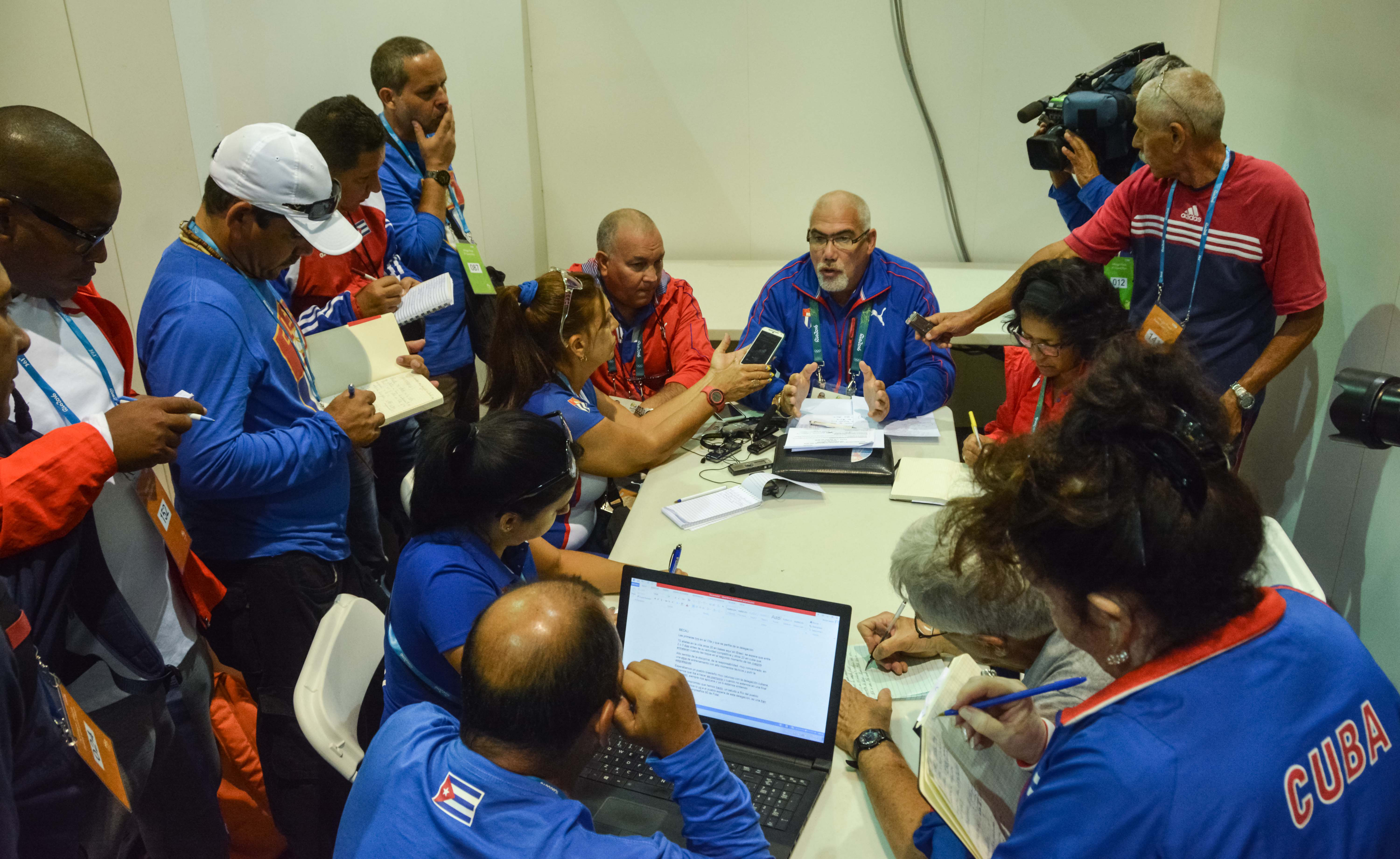 Cuba desfilará con colorido y alegría • Trabajadores