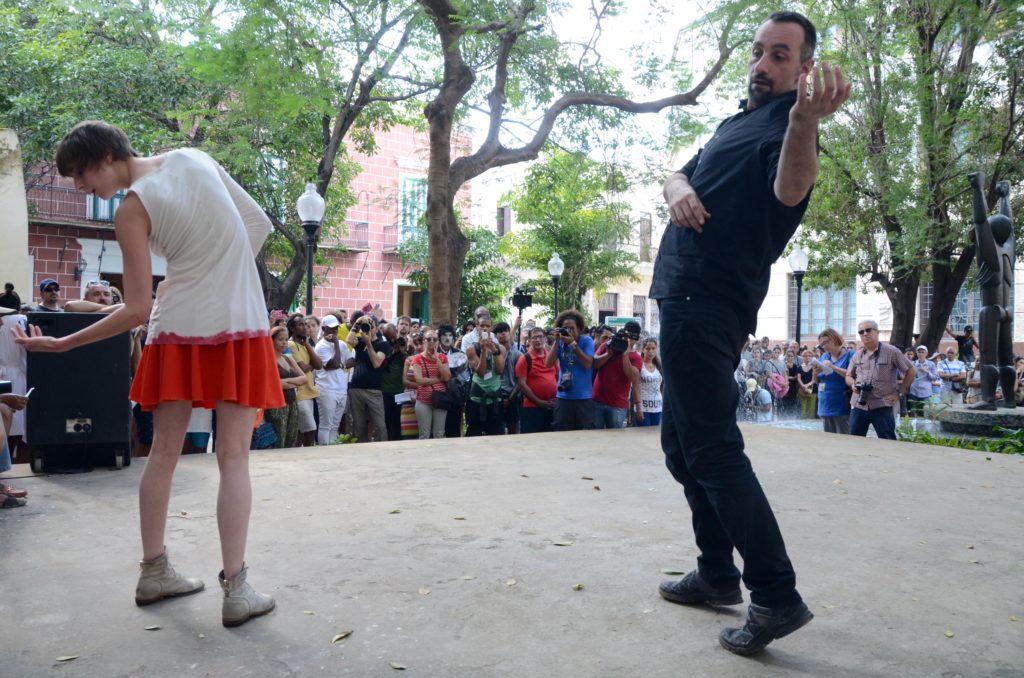 En Cuba, Festival Internacional de danza callejera, ciudad en movimiento. Foto: Joaquín Hernández Mena