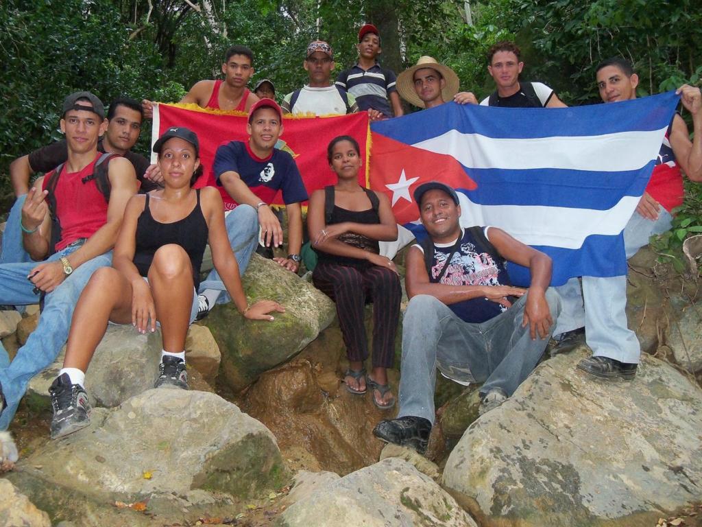 Resultado de imagen de jovenes cubanos