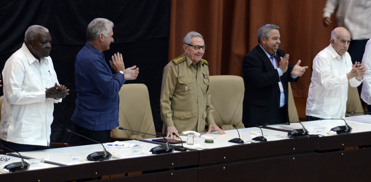 Raul and Diaz-Canel attend closing of workers' Congress.