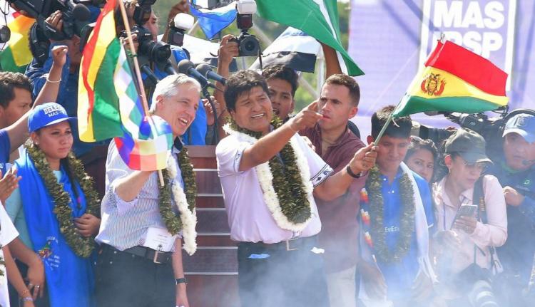 Evo Morales boosts its election campaign with multiple advances