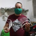 Trabajadores por cuenta propia fabrican mascarillas contra la Covid-19 (+Fotos)