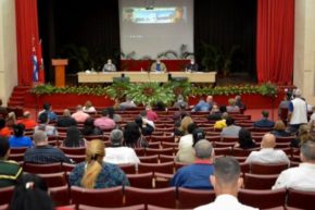 Díaz-Canel desarrolla reunión de trabajo en Las Tunas