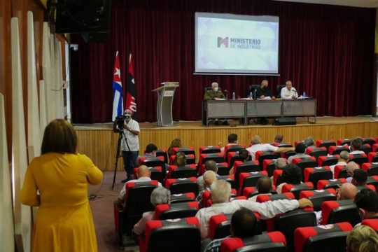 El futuro de Cuba también es una industria estatal socialista fortalecida