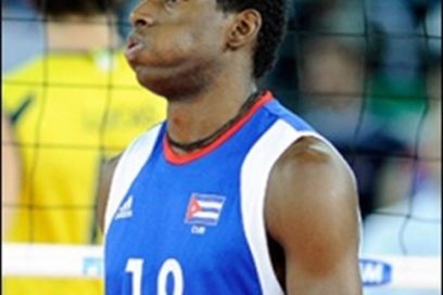 Voleibolistas León y Yoandri causan baja de la selección nacional