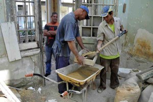 Quedará respaldada la adquisición de los materiales que se requieren para construir viviendas en zonas con registros de actividad sísmica. Foto: AIN