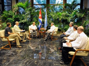 El General de Ejército Raúl Castro Ruz, Presidente de los Consejos de Estado y de Ministros, recibió al excelentísimo señor José Graziano da Silva, director general de la Organización de Naciones Unidas para la Alimentación y la Agricultura (FAO). Foto: Estudios Revolución