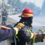 Los bomberos demostraron pericia y eficacia en el enfrentamiento a un incendio (simulado) de grandes proporciones en el servicentro Bahía, de Cienfuegos. Foto: Barreras Ferrán.