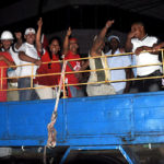 Trabajadores llegan en la madrugada al desfile por el 1ro de Mayo. La Habana. Cuba Foto: Roberto Carlos Medina