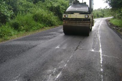 Reparan carreteras estratégicas en el Escambray