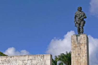 Visitaron Plaza al Che asistentes a Feria Internacional del Turismo