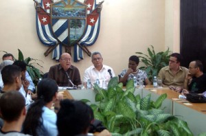 A la reunión asistieron estudiantes, profesores, investigadores y académicos