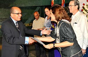 En la solemne actividad, realizada en el Memorial José Martí, se entregaron diplomas de reconocimiento a alrededor de 49 profesionales