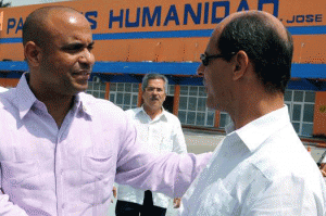 Laurent Lamothe fue despedido por Rogelio Sierra, viceministro de Relaciones Exteriores. Foto: Marcelino Vázquez