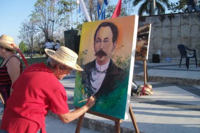 Martí ilumina la Plaza de los trabajadores