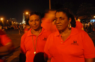 Odalis y Alexis estuvieron entre los ferroviarios que representaron al sector del transporte. Foto: Agustín Borrego