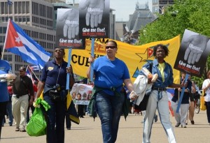 Frente a la Casa Blanca, en Washington, numerosas personas exigieron a Barack Obama el fin de esta injusticia.