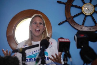 Nadadora australiana inicia cruce Cuba-EE.UU. sin jaula antitiburones