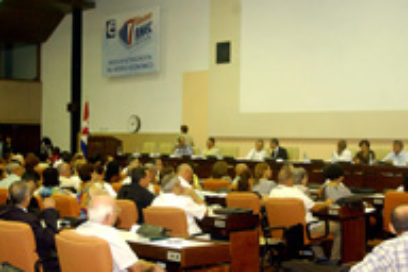 Economistas cubanos presentan soluciones