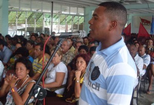 “Para los agropecuarios las prioridad es cumplir con la entrega de alimentos al pueblo”, ratificó  el delegado José Aizpurúa. Foto: Betty Beatón Ruiz