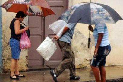 Siempre que llueve no escampa