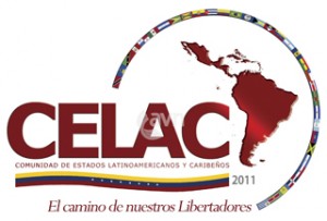 (CELAC) insta al gobierno de los Estados Unidos de América a poner fin a esa práctica unilateral