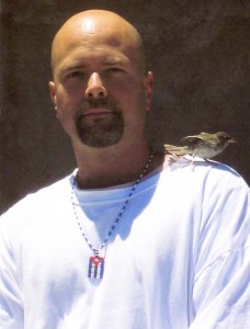 Recibe, hermano, el saludo de millones de hombres y mujeres dignos que claman por tu liberación y la de Antonio, Fernando y Ramón