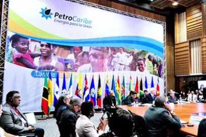 Primer vicepresidente cubano asiste a cumbre de Petrocaribe