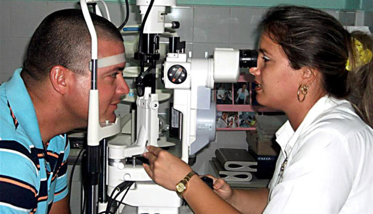 Yosvany Caballero tiene una calidad visual óptima a solo tres meses de la cirugía. Foto: Elisdany López Ceballos