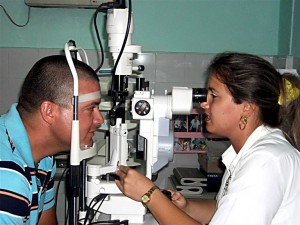 Yosvany Caballero tiene una calidad visual óptima a solo tres meses de la cirugía. Foto: Elisdany López Ceballos