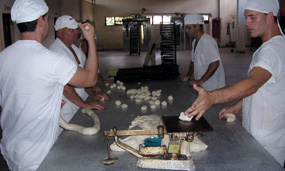 “Nuestros ingresos no se corresponden con el esfuerzo diario”, asegura Jorge Villanueva, secretario general de una de las secciones sindicales. Fotos: de la autora