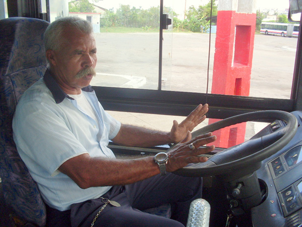 “Nuestros ingresos no se corresponden con el esfuerzo diario”, asegura Jorge Villanueva, secretario general de una de las secciones sindicales. Fotos: de la autora