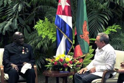 Recibió Raúl a Kenneth Kaunda