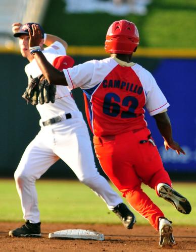 3ro juego del tope entre los equipos nacionales de EE.UU. y Cuba. Foto: Ricardo López Hevia
