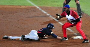 4to juego del tope entre los equipos nacionales de EE.UU. y Cuba. Foto: Ricardo López Hevia