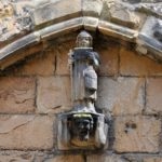 Su diseño todavía contiene rasgos característicos de la función defensiva para la que fue originalmente construido