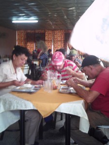 Reinan el orden y el confort  en el comedor obrero.