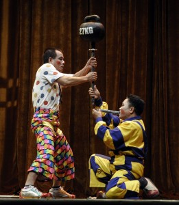 Los payasos del Circo Estatal de Vietnam se ganaron el aplauso del público que durante esta semana acompañó al sexto Concurso Internacional de Payasos Edwin Fernandez in memoriam. Para ellos fueron el Primer premio del jurado, así como los colaterales de la UNEAC y de la Universidad Mezoamericana de Puebla, México. Foto: René Pérez Massola