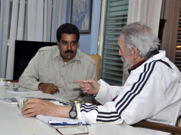 Como “reunión histórica” catalogó el Pte Maduro su cita con Fidel.”A 60 años del Moncada, él sigue ahí invicto”, dijo. Foto: Estudios Revolución