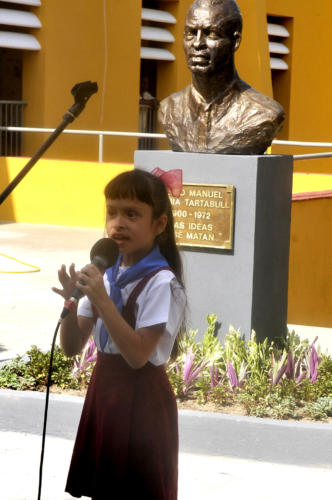 Develan busto de Pedro Manuel Sarría, el teniente del ejército de Batista que le salvó la vida a Fidel