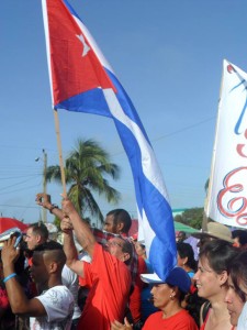El entusiasta pueblo de Primero de Enero acudió masivamente a dar un nuevo Si por su Revolución y a celebrar las seis décadas de la proclamación del Día de la Rebeldía Nacional. Foto: Idael Varela Ferrer