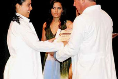 Nuevos profesionales de la Salud para Cuba y el mundo