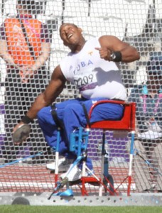 El granmense Leonardo Díaz envió el implemento hasta los 45,32 metros