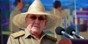 El General de Ejército Raúl Castro Ruz, presidente de los Consejos de Estado y de Ministros de Cuba, interviene en el acto político-cultural por el aniversario 60 del asalto a los cuarteles Moncada, y Carlos Manuel de Céspedes, de Santiago de Cuba y de Bayamo, respectivamente, en la Ciudad Escolar 26 de Julio, escenario de los acontecimientos históricos, el 26 de julio de 2013. FOTO: Miguel RUBIERA JÚSTIZ, AIN