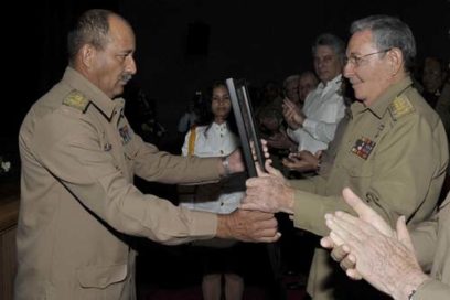 Confieren a Fidel título de Doctor Honoris Causa en Ciencias Militares