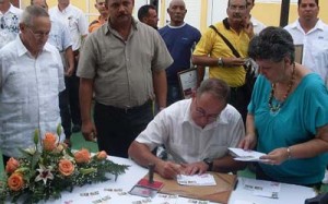 El Ministerio de las Comunicaciones (MC) canceló en la ciudad de Santiago de Cuba dos sellos conmemorativos con motivo del aniversario 60 de la gesta del 26 de julio de 1953. Foto: De la autora