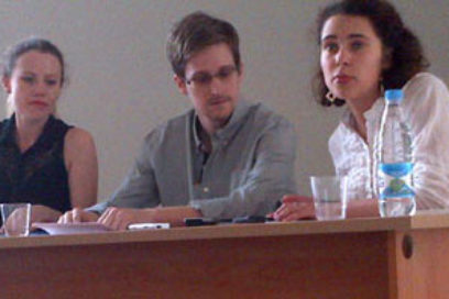 Snowden pide asilo político temporal en Rusia