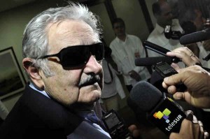 En declaraciones a la prensa, Mujica, quien realiza una visita oficial de cuatro días a la Isla, significó el momento histórico que viven Latinoamérica y el Caribe