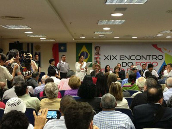 La presidenta de la Asamblea Nacional de Ecuador, Gabriela Rivadeneira, leyó la Declaración Final del evento. Foto: Telesur